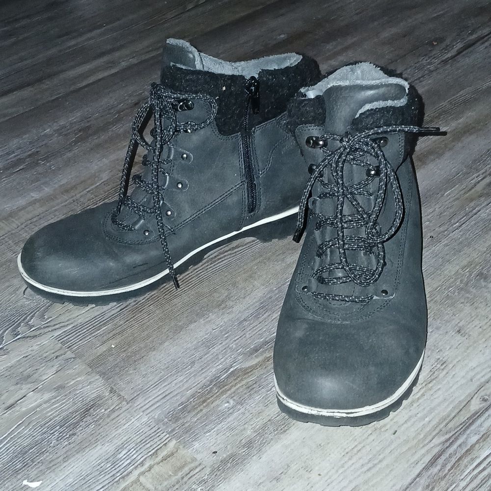JBU Vegan  Redrock black lace up lined boots water resistant Sz 9.5 EUC